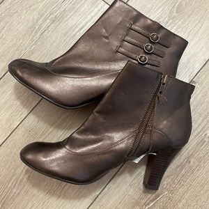 Bootie size 10
